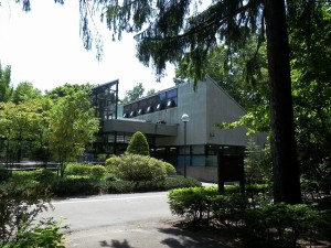 H27　緑のセンター正面 現在